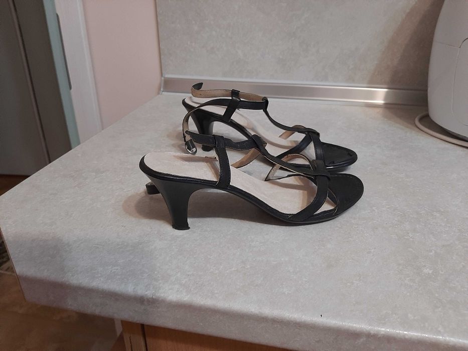 модни и практични  сандали