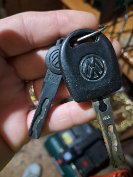 Лотов Комплект Автомобилни Ключове и Дистанционни - Заготовки