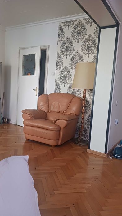 Кожен фотьойл.Цвят горчица.Естествана кожа-проверено.