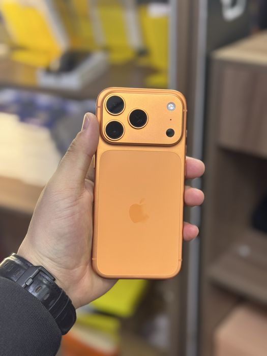 iPhone 17 Pro / 256Gb / 100% / как новый