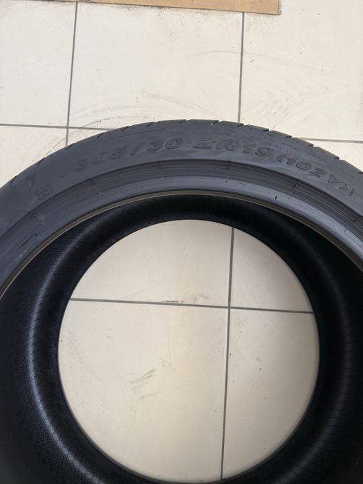 235/35/19 & 305/30/19 PIRELLI P ZERO