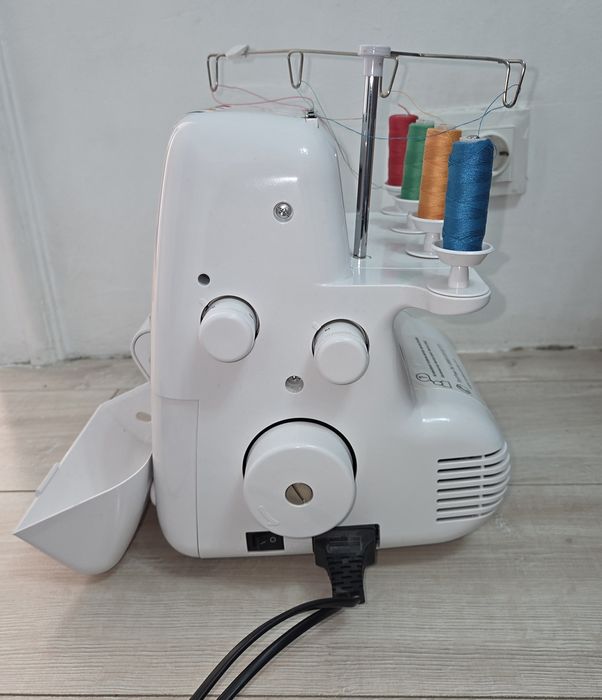 Оверлок Veritas Elastica белый