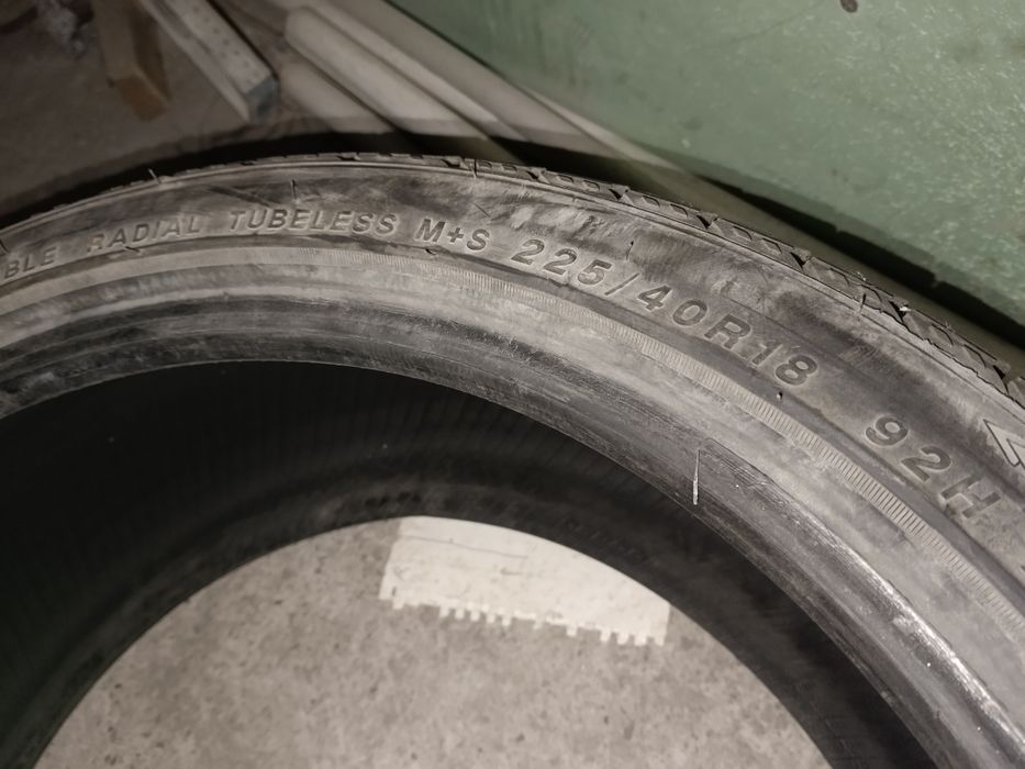 Шины зимние 225/40R18