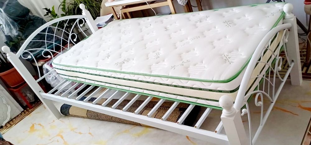 Продам кровать 90×200