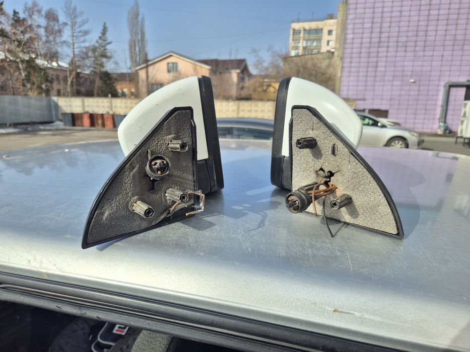 Продам гранта зеркало. Атп.