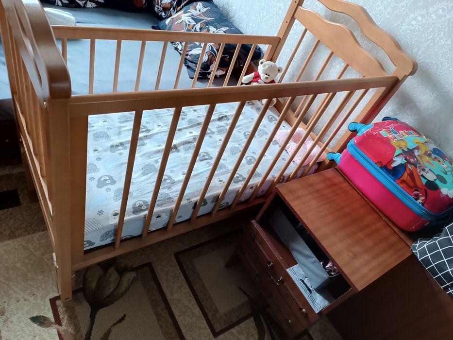 Продам детскую кроватку