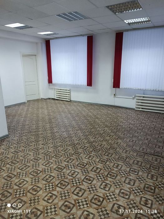 Сдам офис на первом этаже