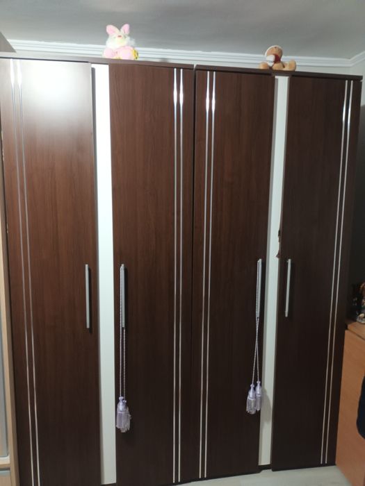 Vind 2dulapuri,stare f bună!!!