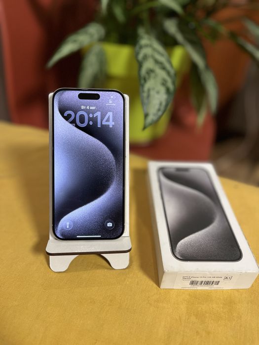 Iphone 15 pro white titan