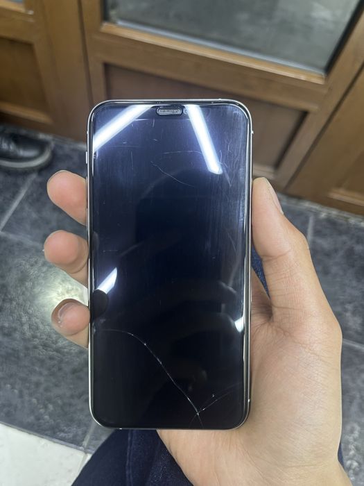 IPHONE 11 pro с гарантией срочно продается