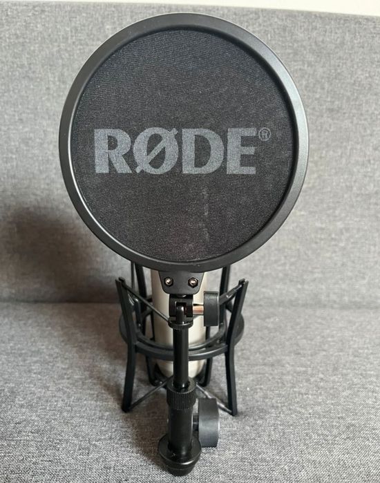 Студийный микрофон Rode nt1a