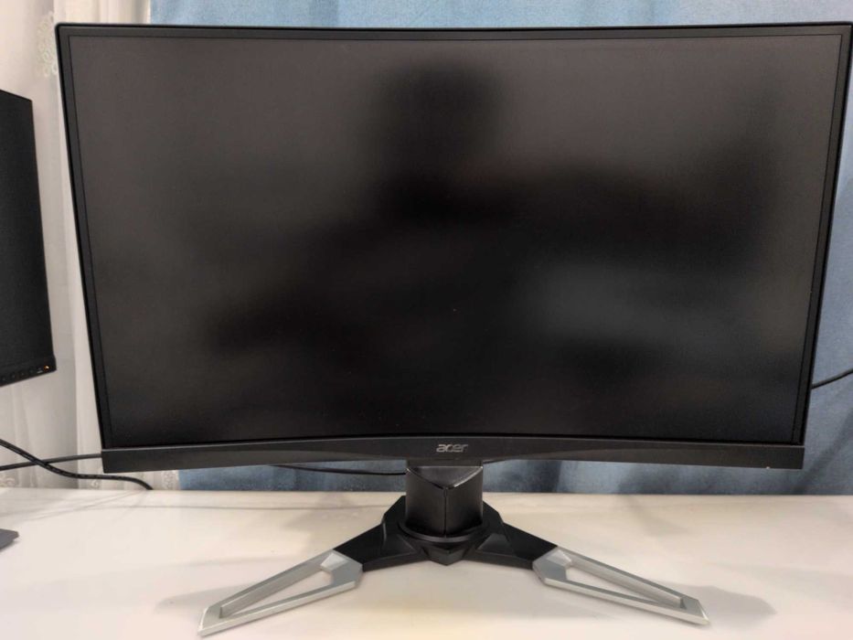 Acer XZ271 27" извит геймърски монитор 144Hz, с кутия