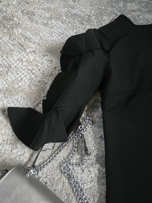 Малка черна рокля