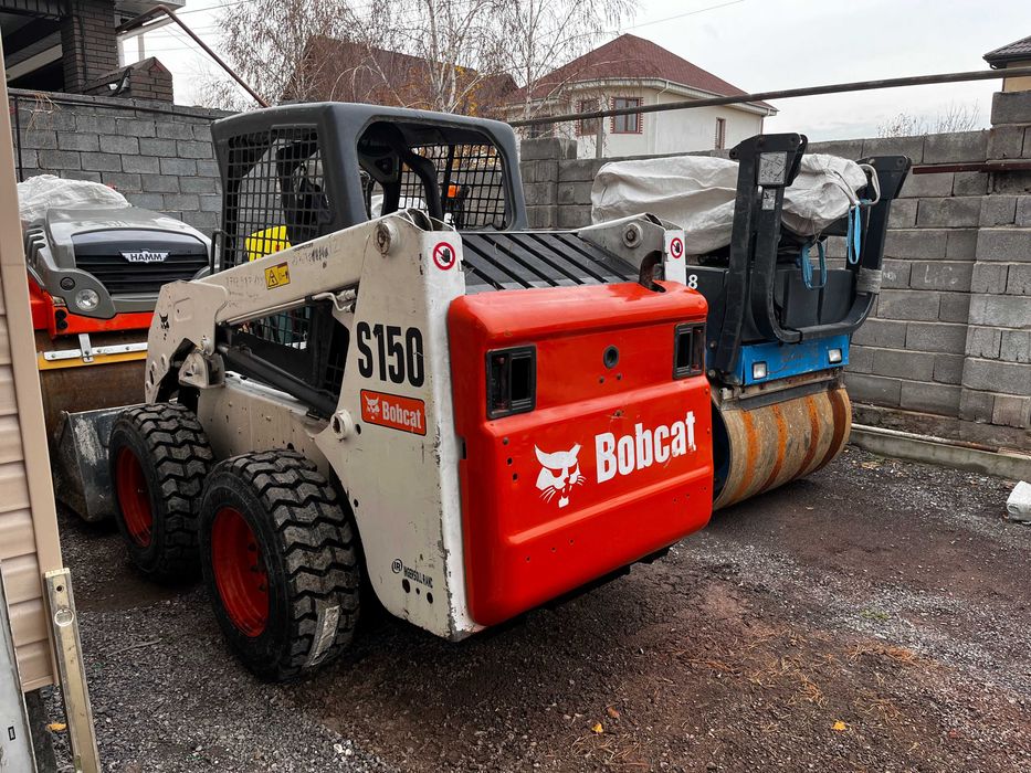 Мини экскаватор на резиновом ходу