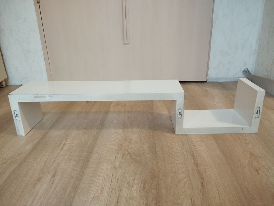 Продам настенную полку в современном стиле