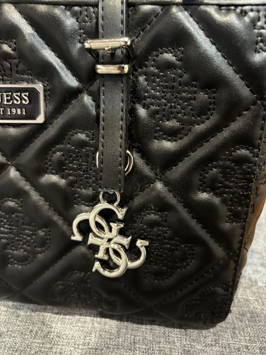 Чанта Guess GUESS