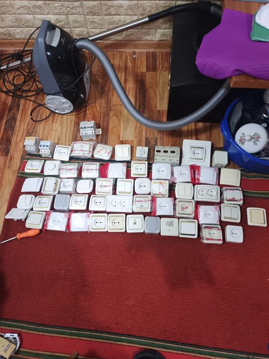 Продам выключатели и разетки