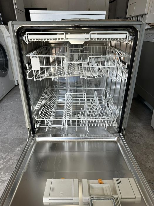 Съдомиялна +гаранция 1 година. MIELE 60 см, за вграждане . Безплатна доставка за София