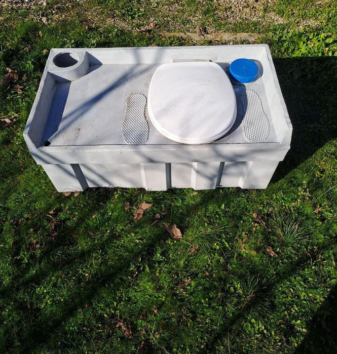 Контейнер химическа тоалетна