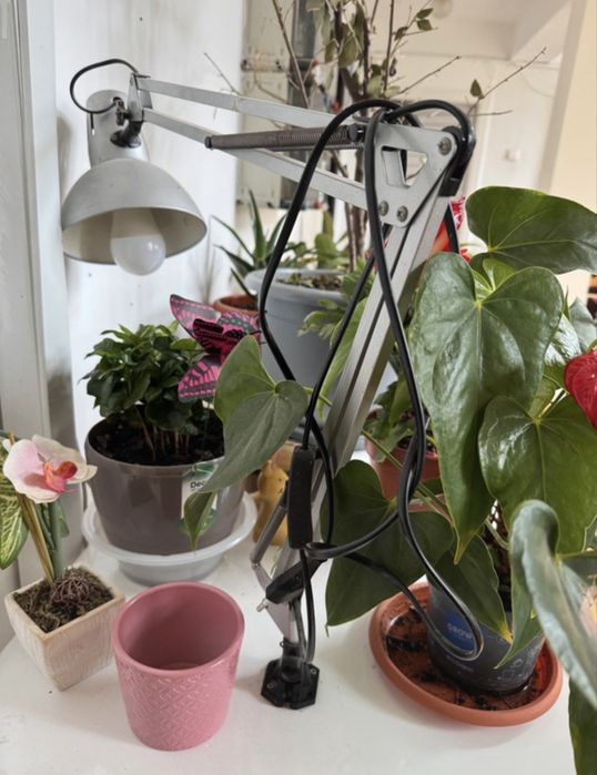 Birou cu aspirator pentru tehnician unghii