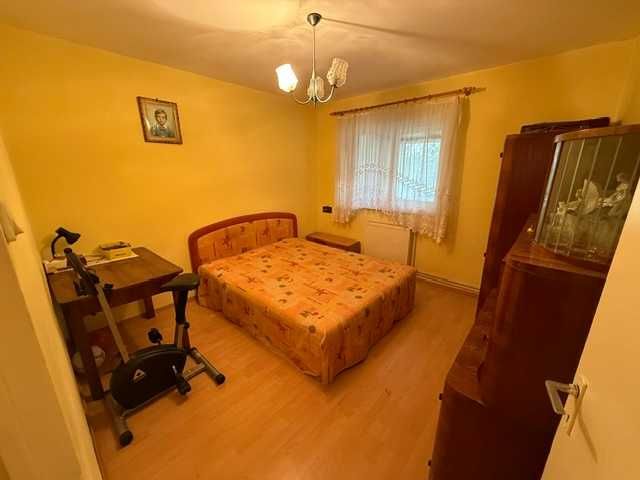 Apartament 3 camere decomandat 71 mp, 2 bai, balcon, parter, Strand