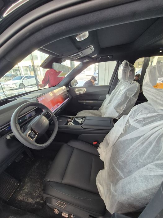 Lynk & Co 900 gibrid 2motor