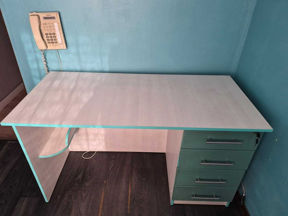 Продается офисная мебель