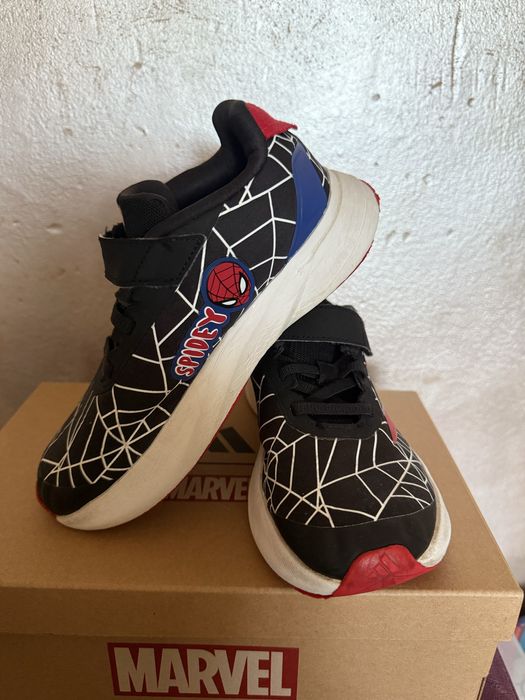 Adidas Marvel Spiderman маратонки за момче 33