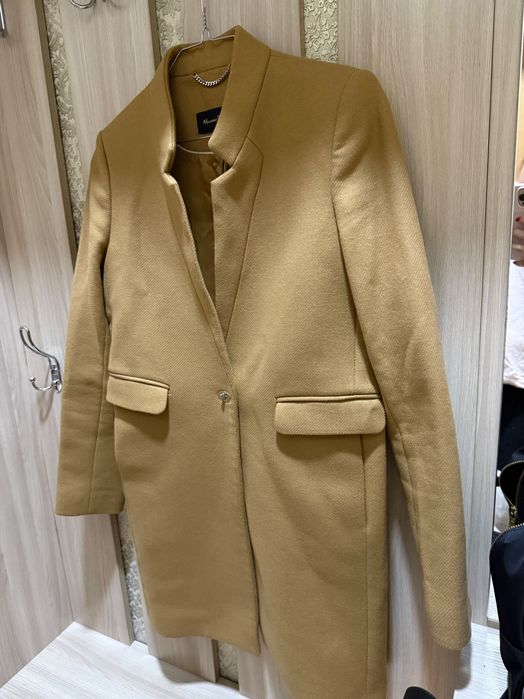 Продам пальто фирменное