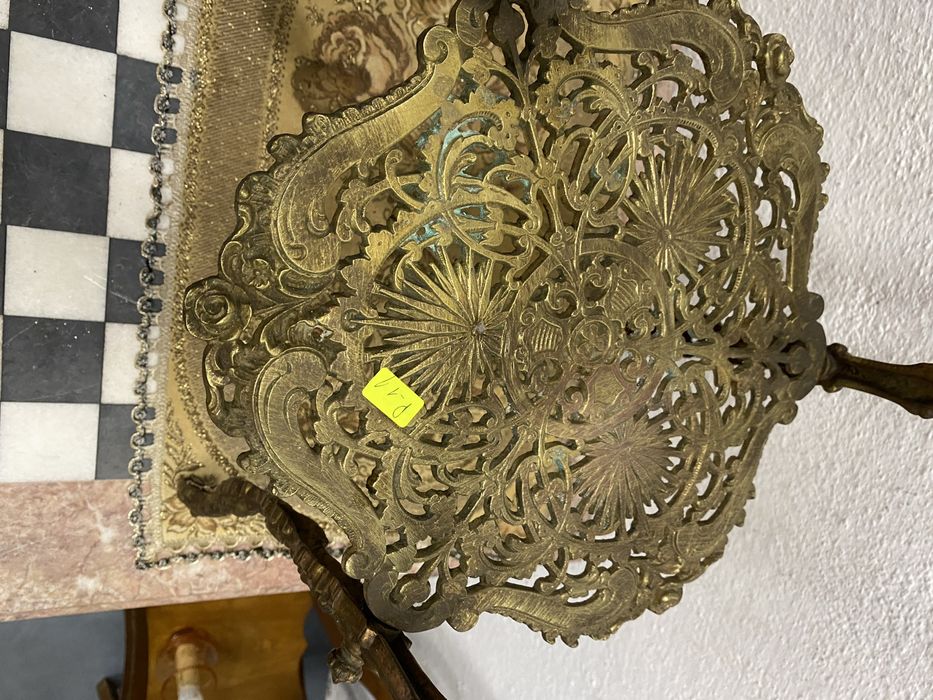 Френска месингова поставка в стил нарок