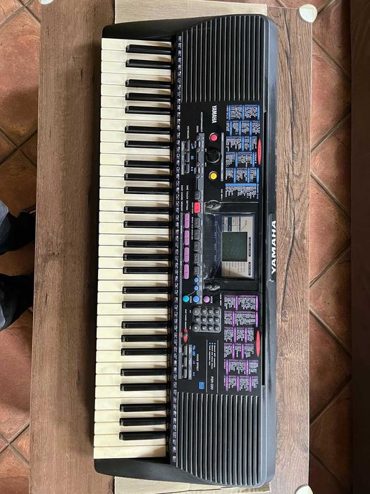 Класически синтезатор Yamaha PSR - 220