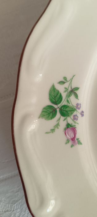 Стари порцеланови чинии