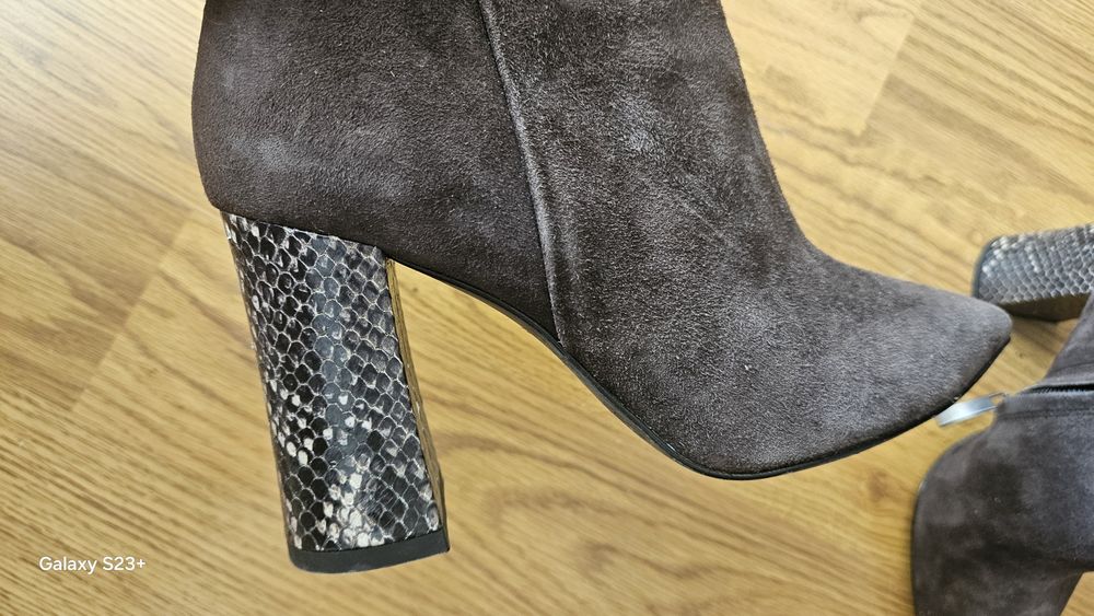 Botine comode marimea 38 piele intoarsă