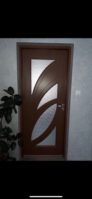 Montaj usi interior/exterior, parchet laminat