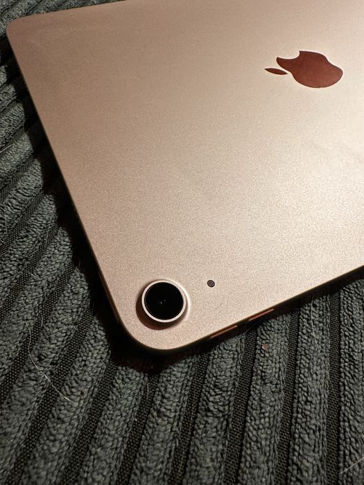 Apple iPad Air 5 (2022) 256GB Wi-Fi – M1 – за ремонт/смяна на дисплей