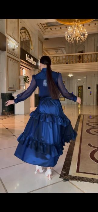 Шикарное платье в отличном состоянии