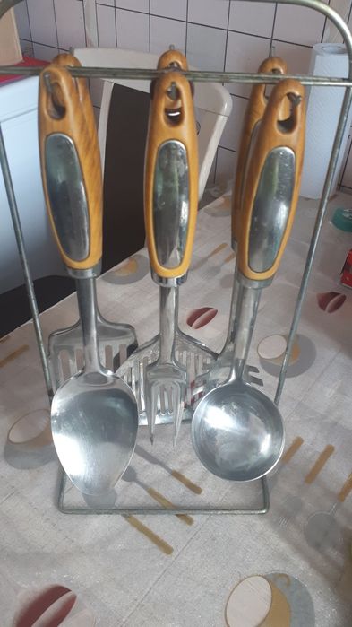 Продам набор кухонных инструментов