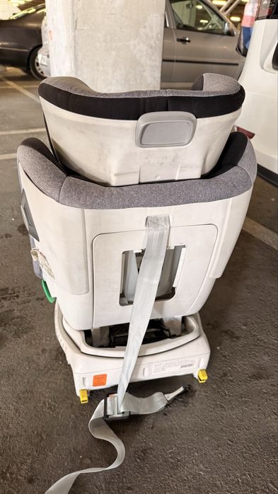 Детско столче за кола 9/36 с въртящ механизъм