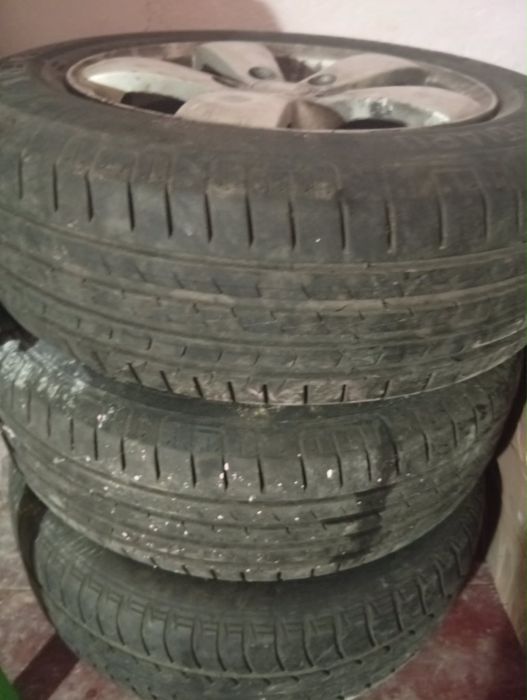 Anvelope cu tot cu jante de iarna pe 15