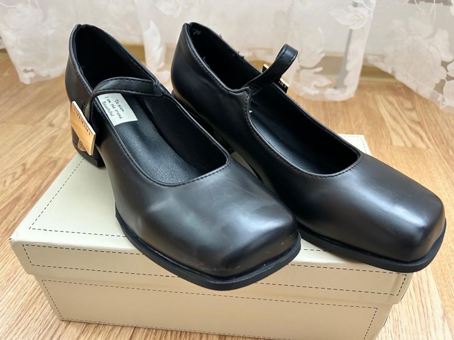 продаю туфли черные