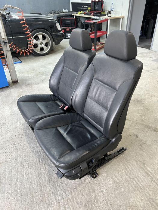 Scaune fata e60 electrice cu încălzire stare perfectă din piele