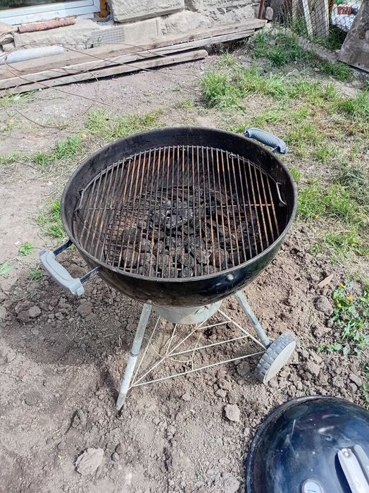 Градинско барбекю weber
