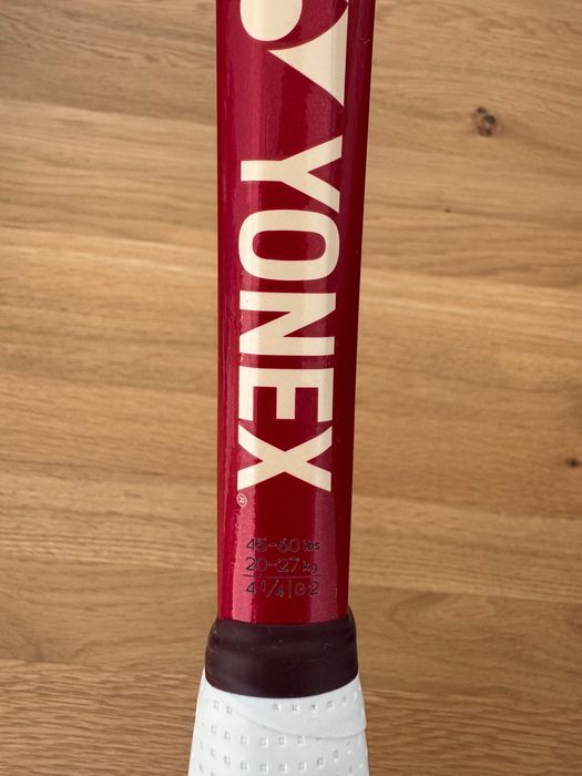 Yonex Vcore 100D, 16x20, 305g, model 2026, marime grip 2