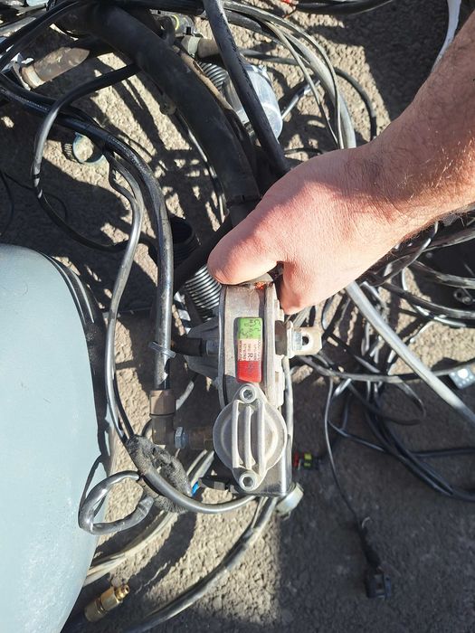 Газов инжекцион 4 цилиндъра