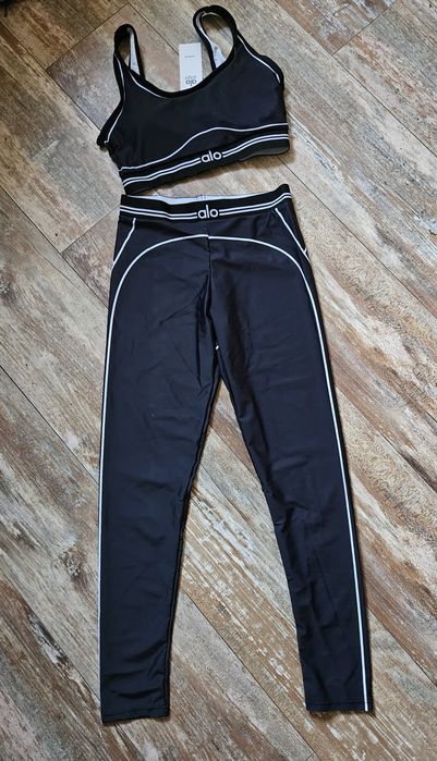 Екипи Ало Шапки  Чорапи