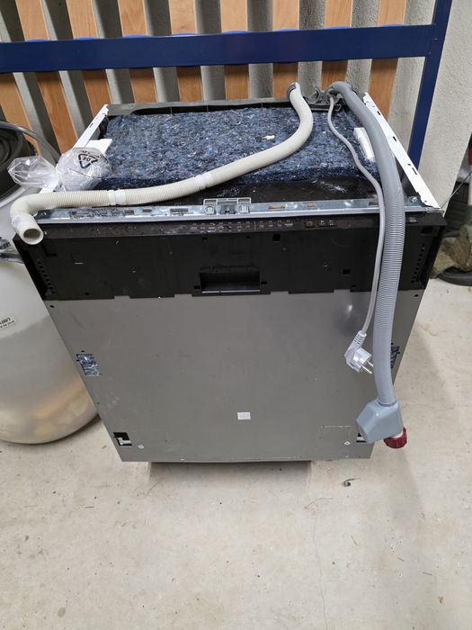 Съдомиялна за вграждане Тека