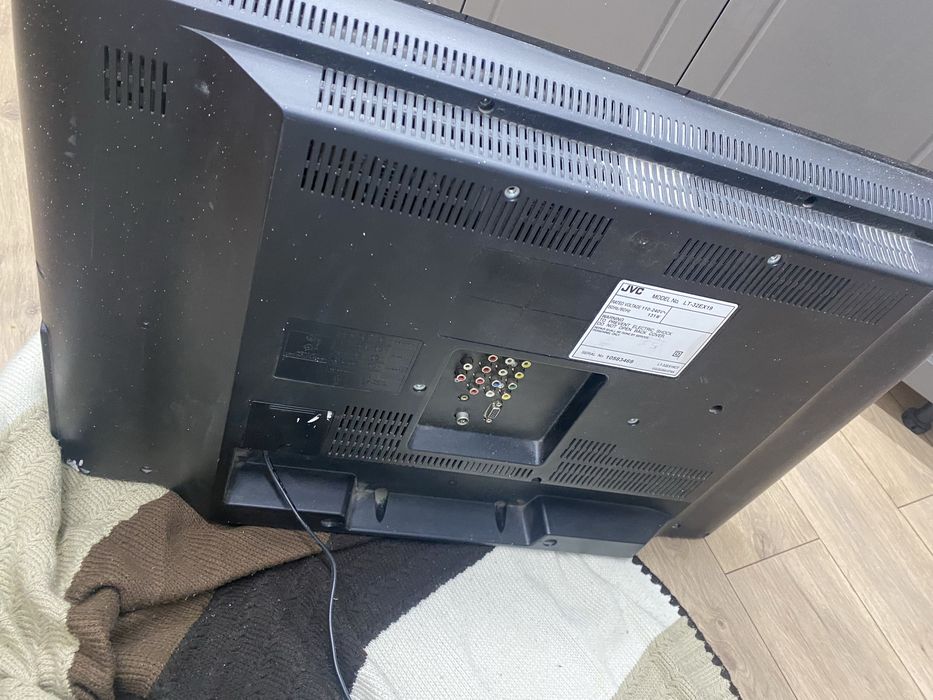 Продам телевизор б/у JVC