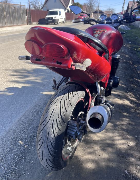 Kawasaki ZR-7 750 – 4 cilindri, sunet sport, evacuare Mivv