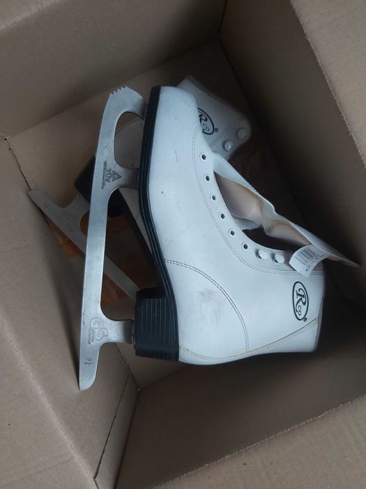 Ghete de dama patinaj artistic masura 39 (utilizate de 5 ori)
