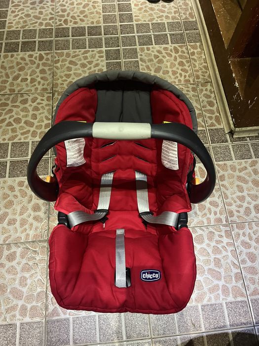 Продавам столче за кола chicco